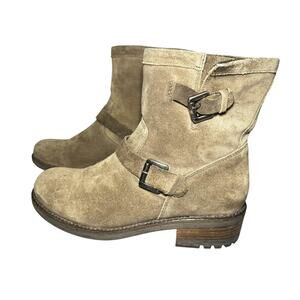 La Canadienne Boots Womens Size 8 Taupe Suede Moto Engineer Buckle Lug Sole
